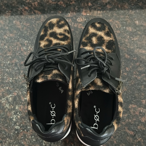 B.O.C. Khloe Oxford Sneaker Leopard Print Ladies 8 - Picture 4 of 10
